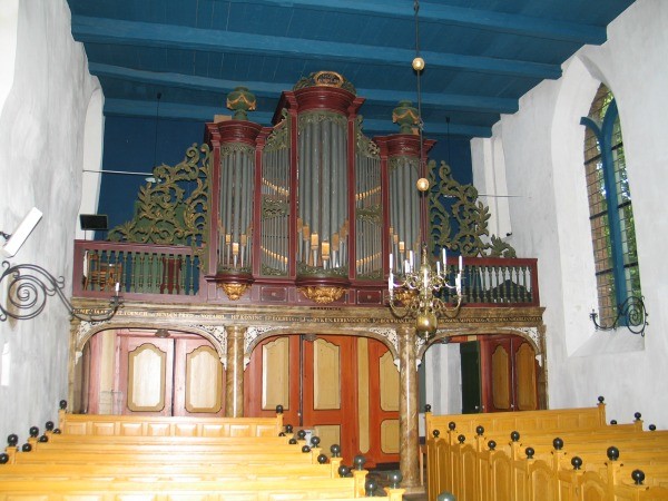 Middelbert int richting orgel